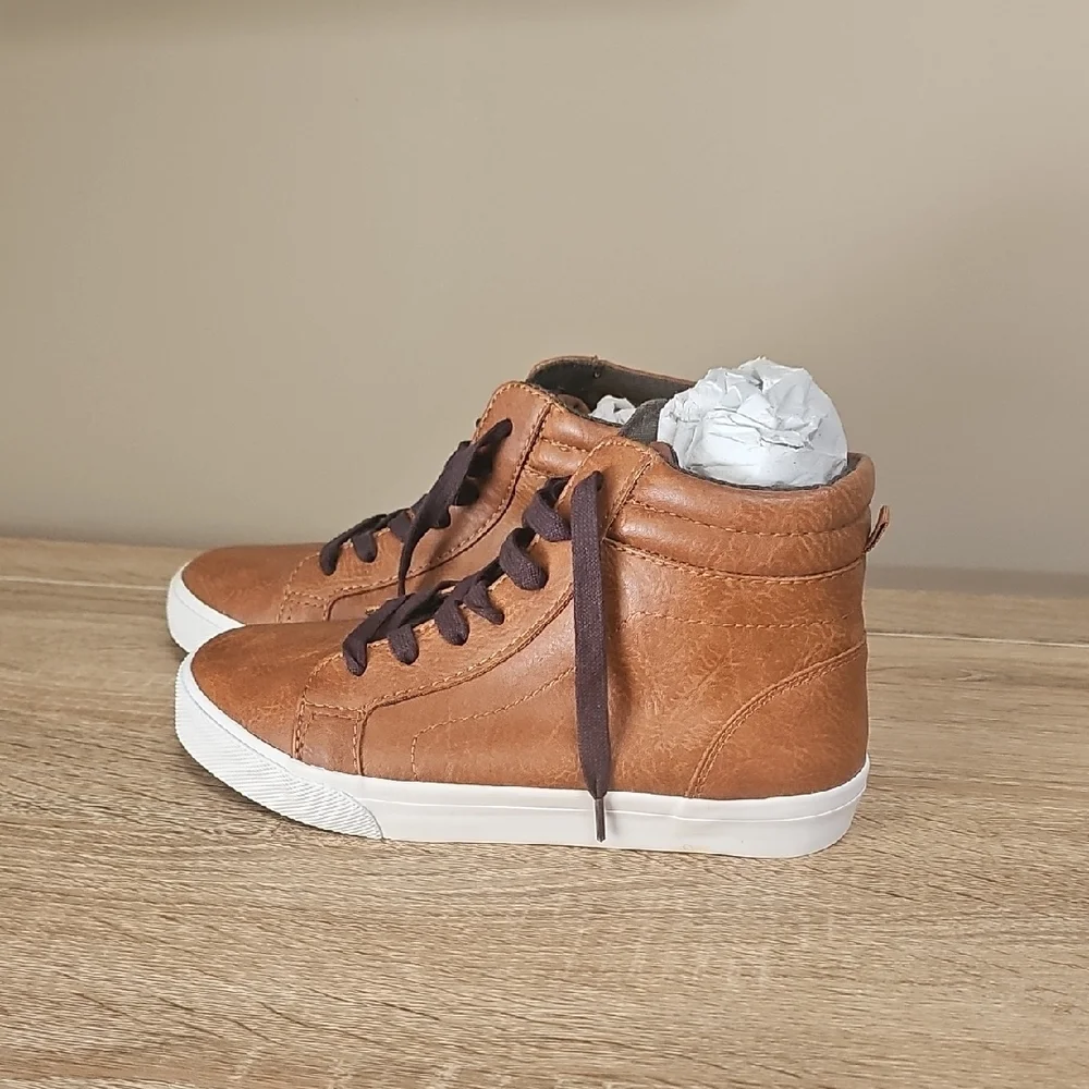 New Old Navy Boys Brown Faux Leather High-Top Sneakers